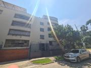 Departamento impecable de 3 dormitorios de buen tamano a...