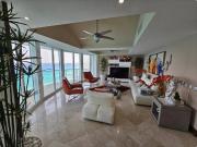 Departamento Lujoso en venta en zona hotelera Cancun