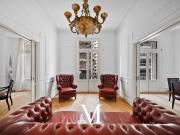 Departamento oficina refaccionado estilo frances con...