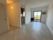 Departamento piso alto, con balcón, vista despejada....