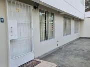 Departamento PRIMER PISO. Amplio. Costado Canal 2. Cerca...