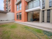 Departamento Primer piso con jardín privado cochera –...