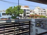 Departamento primer piso elevado San Borja vista a la calle