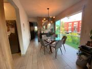 Departamento remodelado con vista al parque y elevador –...