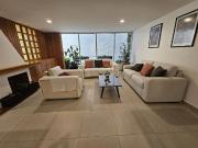 Departamento remodelado en calle cerrada, zona baja de...