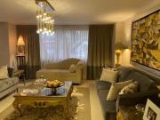 Departamento Remodelado en Dos Niveles en el Corazón de...