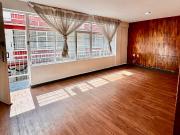 DEPARTAMENTO REMODELADO SOBRE AV. REVOLCIÓN, A UNA...