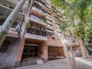 Departamento semi piso de 3 ambientes con balcón y...