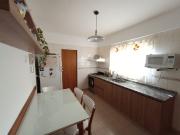 Departamento semipiso 3 ambientes cochera baulera