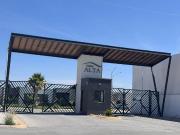 DEPARTAMENTO SIN AMUEBLAR, CON JARDIN Y COCHERA TECHADA