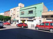 Departamento sobre calle Alem