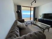 Departamento sobre el lago con cochera y baulera