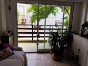 Departamentos 4 amb con balcon a la calle. Zona La Perla