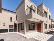 DEPARTAMENTOS EN 2 PLANTAS CON COCHERA Y PARRILLA