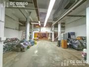 Deposito de 877 M2 con atención al público y oficinas en...