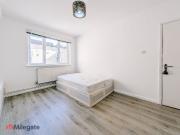 Deptford High Street, London SE8, 2 bed flat to rent,...