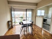 Depto 2 amb. con balcón.Excelente estado.Monserrat