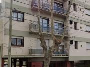 DEPTO 3 AMB ZONA FERROAUTOMOTOR CON COCHERA. PERMUTA MENOR