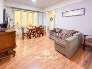 Depto 3 amb en PB con 2 patios. Baño completo. Lavadero...