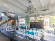 Depto 3 Ambientes con 2 COCHERAS FIJAS Concep. Arenal...