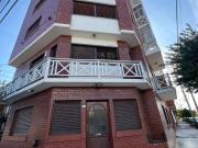 Depto 3 ambientes con quincho propio y cochera en...