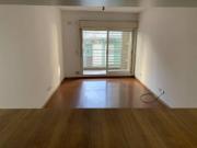 DEPTO. DE 2 AMBIENTES AL FRENTE CON BALCON Y PATIO CUBIERTO