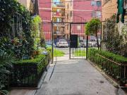 Depto en 4° nivel, 2 rec, 1 bañ, estacionamiento