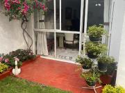 Depto en P.B. con jardín propio y cajón independiente