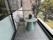 Depto. en venta con balcón en Petrarca, Poalnco