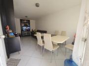 Depto iluminado en P. Baja. Cerca de la línea dorada y Cons