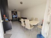 Depto iluminado en P. Baja. Cerca de la línea dorada y...