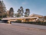 Der innere Garten Ein Haus aus Stein, Licht und Wasser