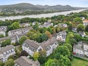 Der Rhein vor der Tür, die Ruhe im Blick...