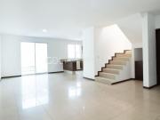 DERMATOLOGICO CASA EN COTO EN VENTA