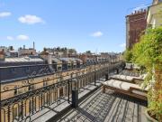 Dernier étage Terrasse Pompe Victor Hugo