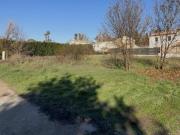 DERNIER TERRAIN À BÂTIR – PEYROLLES EN PROVENCE –...