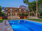 Descubra el lujo supremo en La Rosa de Los Vientos, una...