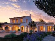 Descubra esta elegante villa rústica de estilo...