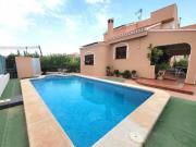 Descubra esta magnífica villa independiente de estilo...