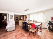 ¡Descubre el Encanto de Vivir en una Casa Cueva en Los...