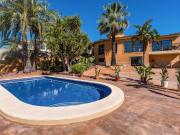 Descubre el lujo y la comodidad en esta impresionante...