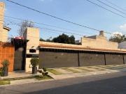 Descubre Esta Impresionante Casa De Lujo, Bien Iluminada...