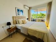 Descubre este luminoso apartamento situado en la...