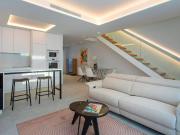 Descubre este moderno conjunto de tres dúplex de diseño...