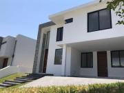 Descubre la Belleza Natural de Bosques de Bugambilias:...