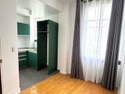 Descubre la elegancia del Art Decó en este encantador...