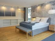 Design Apartment mit Arbeitsbereich