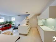 Design, Licht & Raumgefühl – Maisonette für...