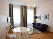 DESIGN MÖBLIERTE WOHNUNG / CHARMING FURNISHED APARTMENT