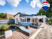 Design trifft Gemütlichkeit – Stilvoller Bungalow mit...